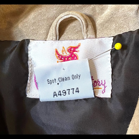 Quacker Factory leather jacket, safari themed full zipper. - Picture 14 of 16